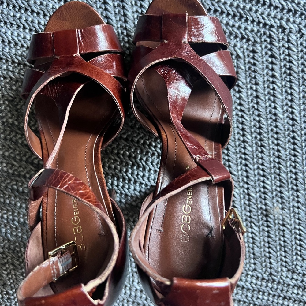 BCBG Brownish Strappy Sandals. 7.5 size, 4.5 inches